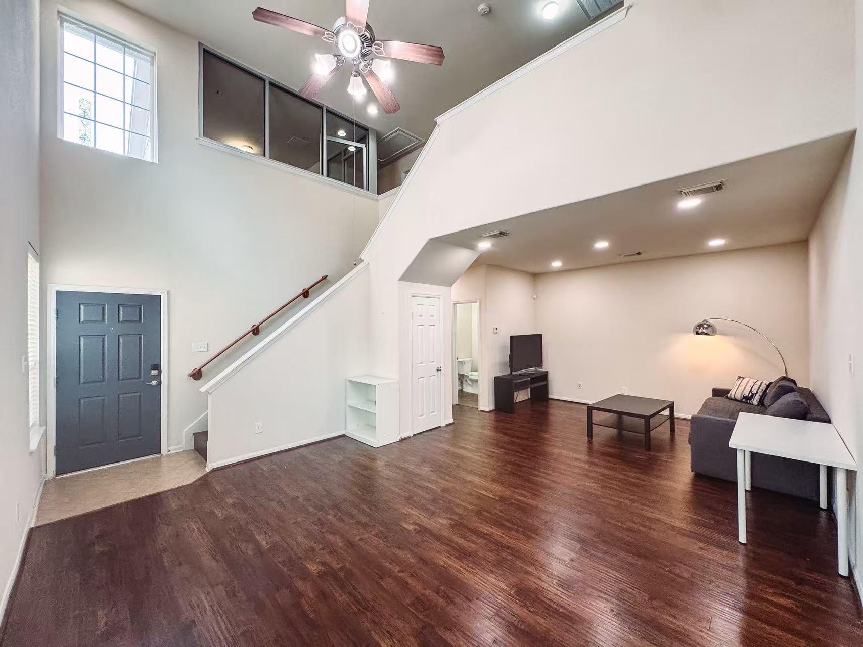 3923 Calgary Circle