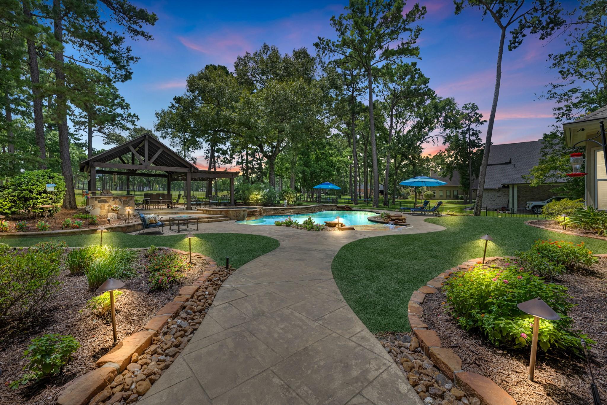 28232 Emerald Oaks