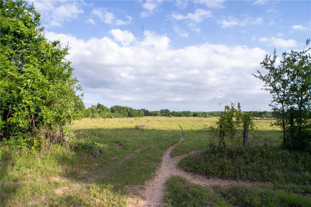 9525 S Hickory Loop County Road