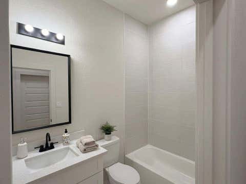 Tiny photo for 326 Clearwater Street #D, Houston, TX 77029 (MLS # 5252931)