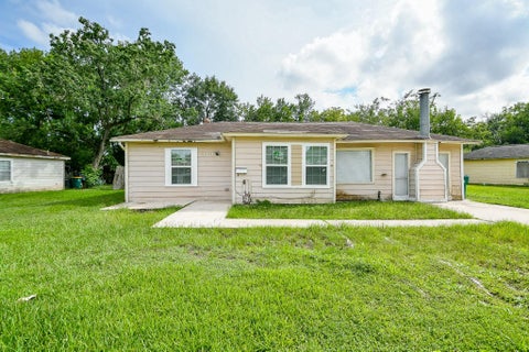 Photo of 319 Rustic Drive, Pasadena, TX 77502 (MLS # 71279320)