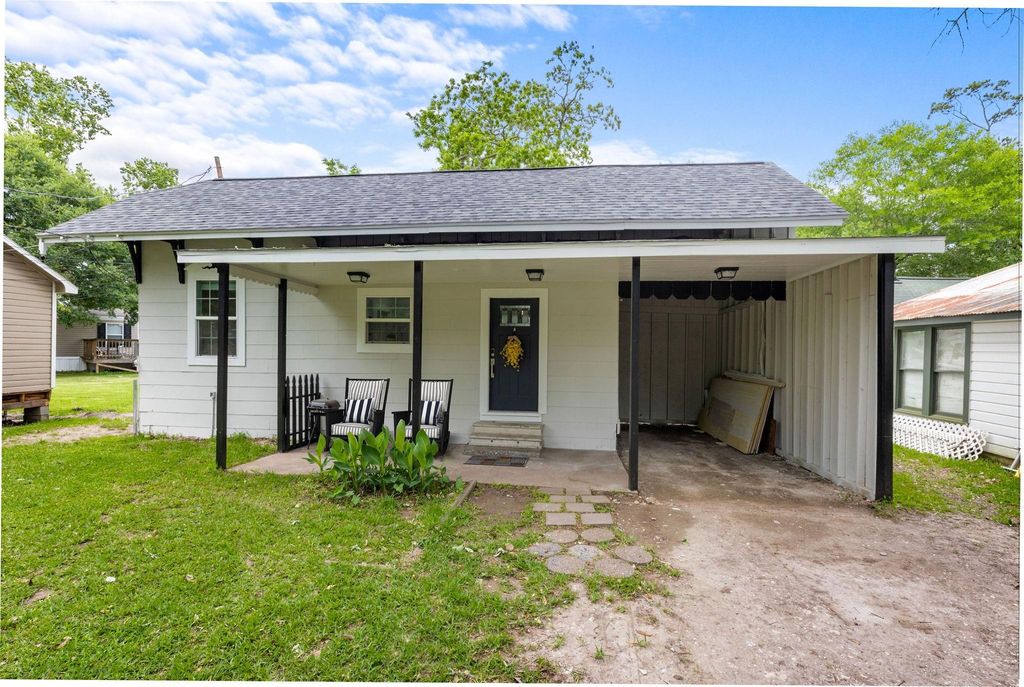 Photo of 412 Waco Ave, League City, TX 77573 (MLS # 56669485)