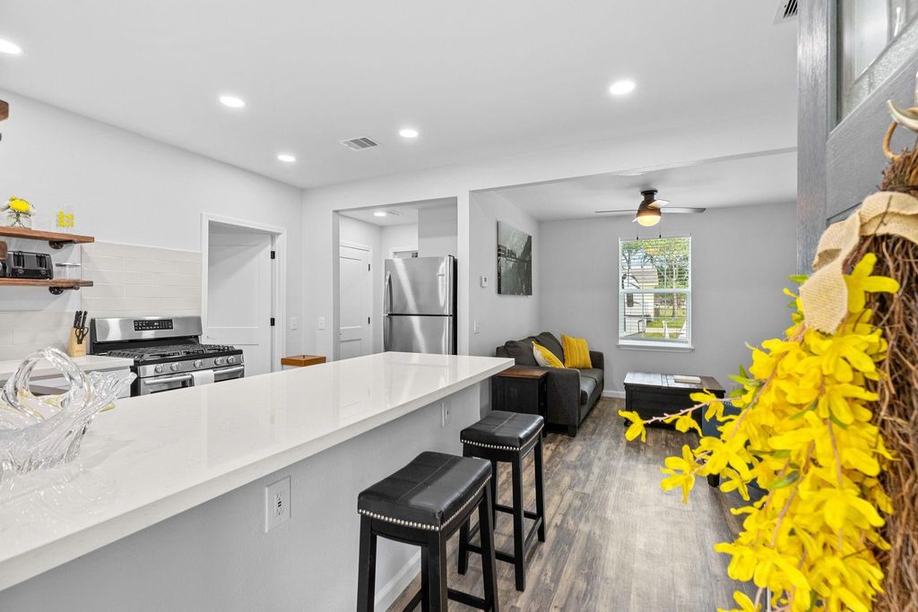 Photo of 412 Waco Ave, League City, TX 77573 (MLS # 56669485)