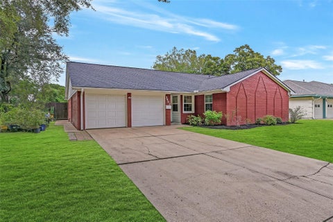 Homes For Sale - 5403 Carmona Lane<br/> Brazoria County, Pearland, TX 77584
