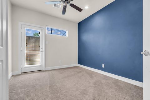 Tiny photo for 144 Knightsbridge Park Lane, Houston, TX 77018 (MLS # 71031382)