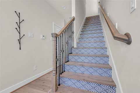 Tiny photo for 144 Knightsbridge Park Lane, Houston, TX 77018 (MLS # 71031382)