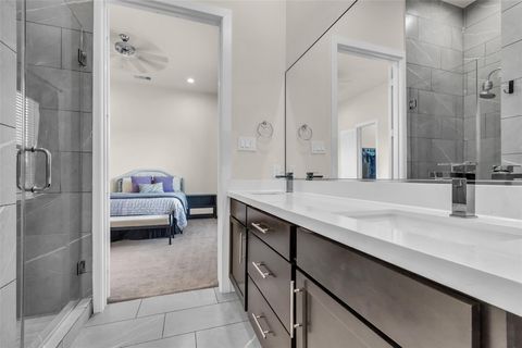 Tiny photo for 144 Knightsbridge Park Lane, Houston, TX 77018 (MLS # 71031382)