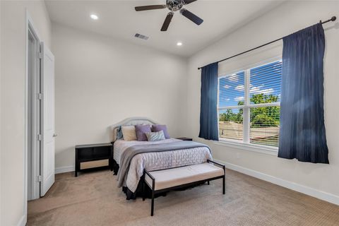 Tiny photo for 144 Knightsbridge Park Lane, Houston, TX 77018 (MLS # 71031382)