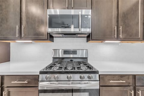 Tiny photo for 144 Knightsbridge Park Lane, Houston, TX 77018 (MLS # 71031382)