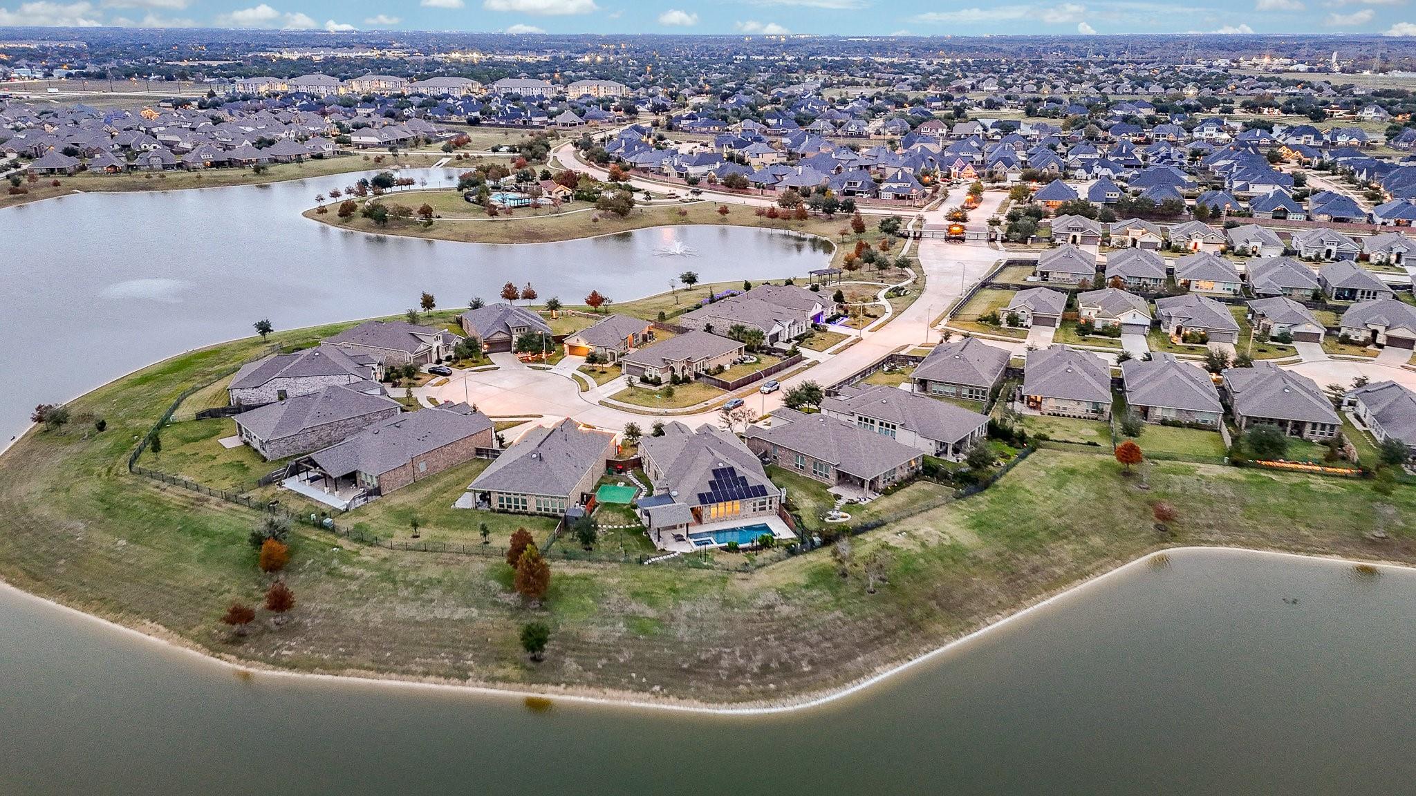 19903 Oakland Knoll Circle