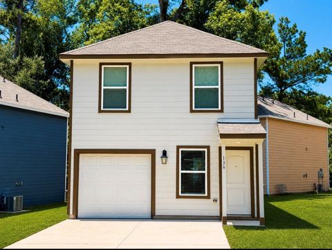 Photo of 136 Black Walnut, Livingston, TX 77351 (MLS # 19008830)