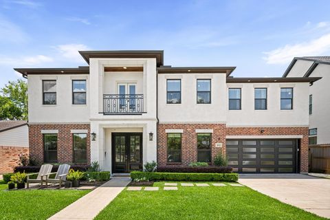 Photo of 1013 Martin Street, Houston, TX 77018 (MLS # 92670807)