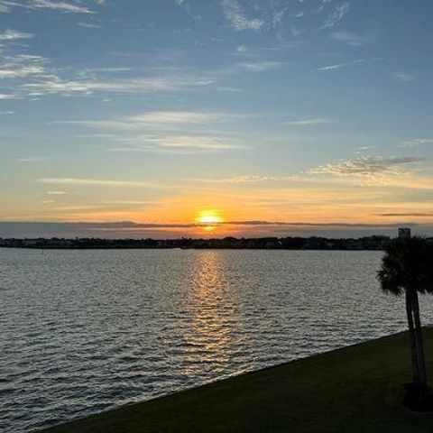 Condo For Sale - 401 Lakeside Lane #103<br/> Harris County, Houston, TX 77058
