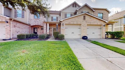 Photo of 8030 Singing Sonnet Lane, Houston, TX 77072 (MLS # 9969602)