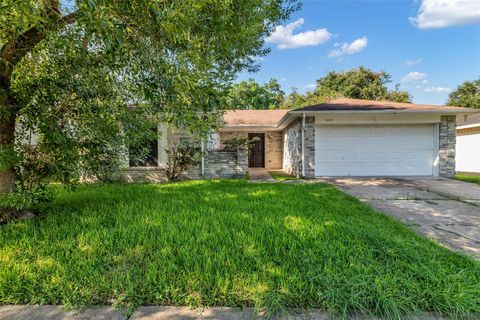 Photo of 3023 Becket Street, Pearland, TX 77584 (MLS # 39606584) Photo of 3023 Becket Street, Pearland, TX 77584 (MLS # 39606584)