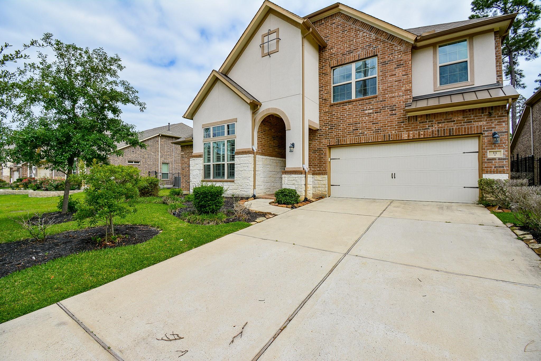11 Waterfall Way