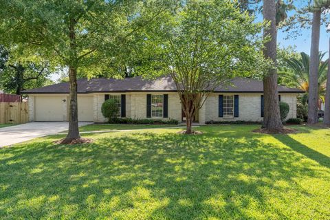 Photo of 25814 Leafywood Drive, Spring, TX 77386 (MLS # 35065126)