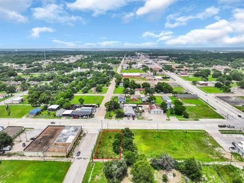 Photo of 631 Texas Avenue, Texas City, TX 77590 (MLS # 36733969)