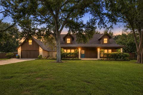 Photo of 221 Montwood, Seguin, TX 78155 (MLS # 51281173)