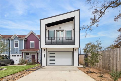 Photo of 9233 Madera Road, Houston, TX 77078 (MLS # 52765533)