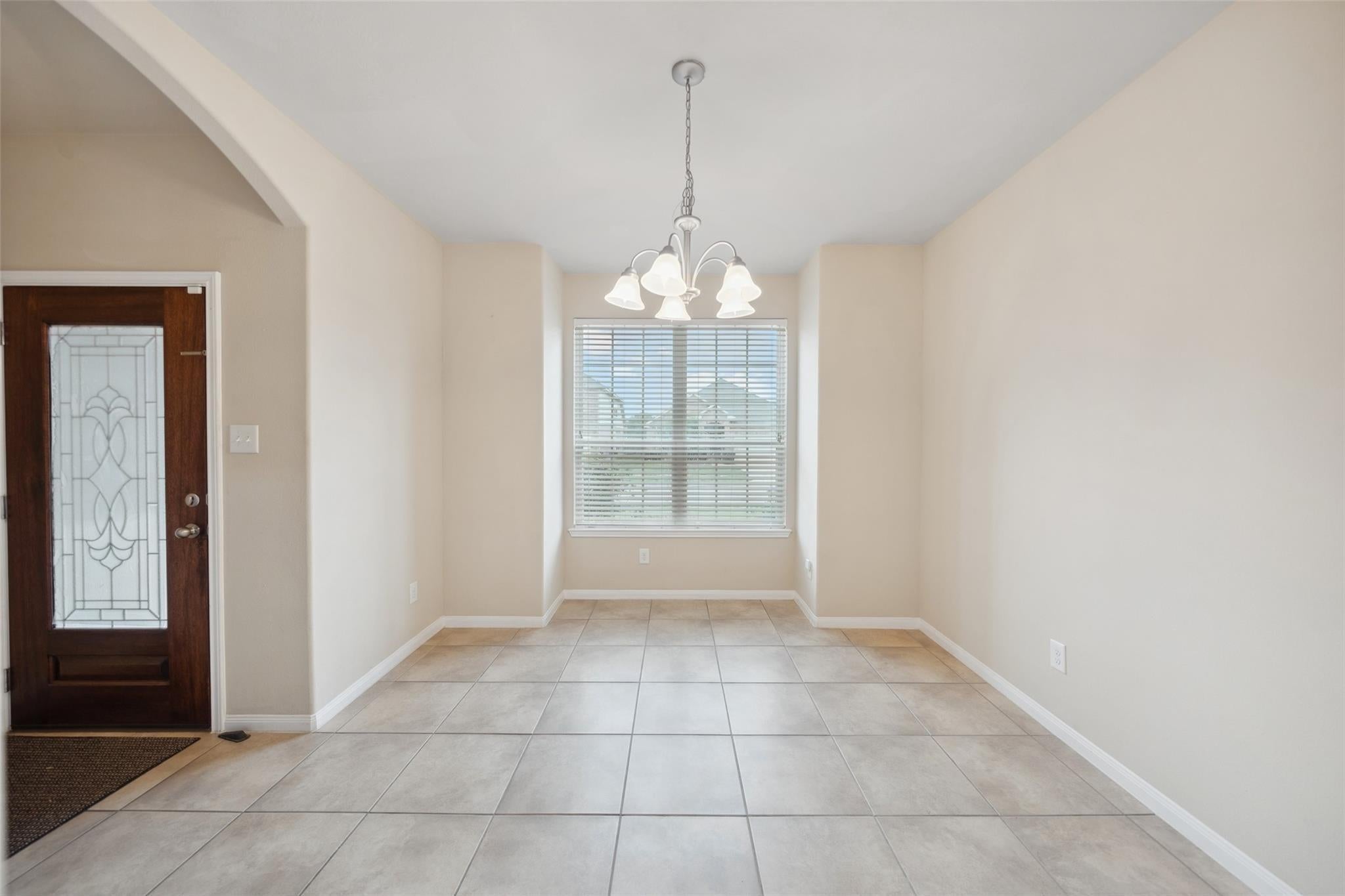 1306 S Maple Drive
