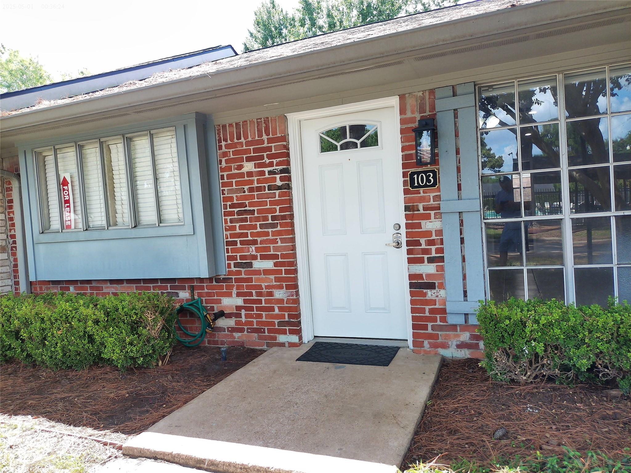 1102 W Tri Oaks Lane 103