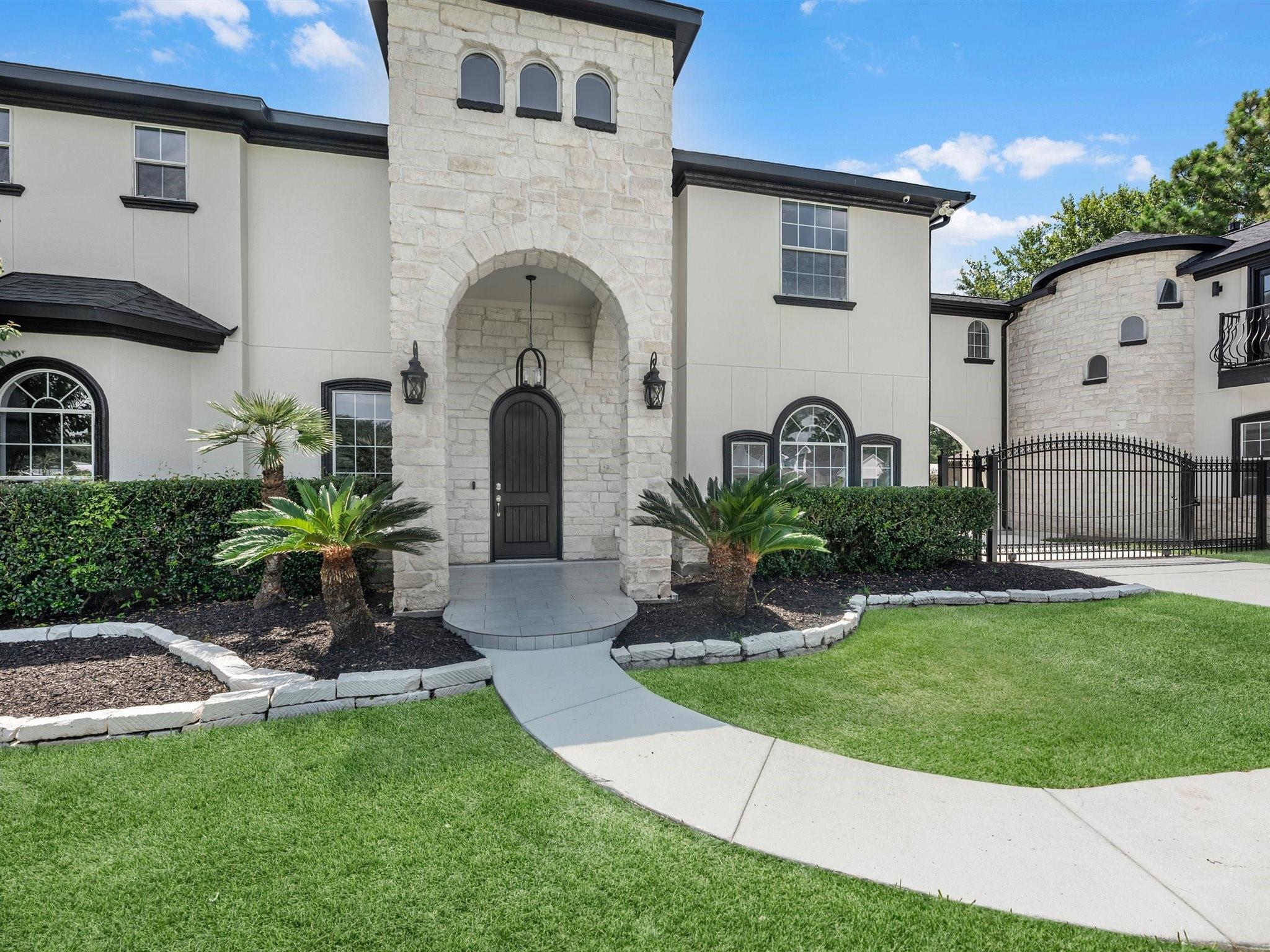 21703 Spur Circle Lane