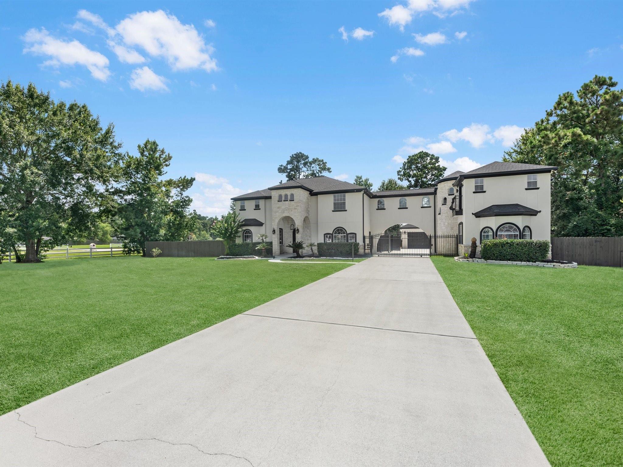 21703 Spur Circle Lane