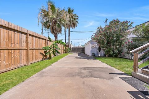 Tiny photo for 1820 Market Street #2, Galveston, TX 77550 (MLS # 62708653)