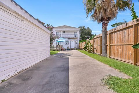 Tiny photo for 1820 Market Street #2, Galveston, TX 77550 (MLS # 62708653)