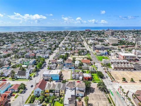Tiny photo for 1820 Market Street #2, Galveston, TX 77550 (MLS # 62708653)