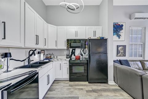 Tiny photo for 1820 Market Street #2, Galveston, TX 77550 (MLS # 62708653)
