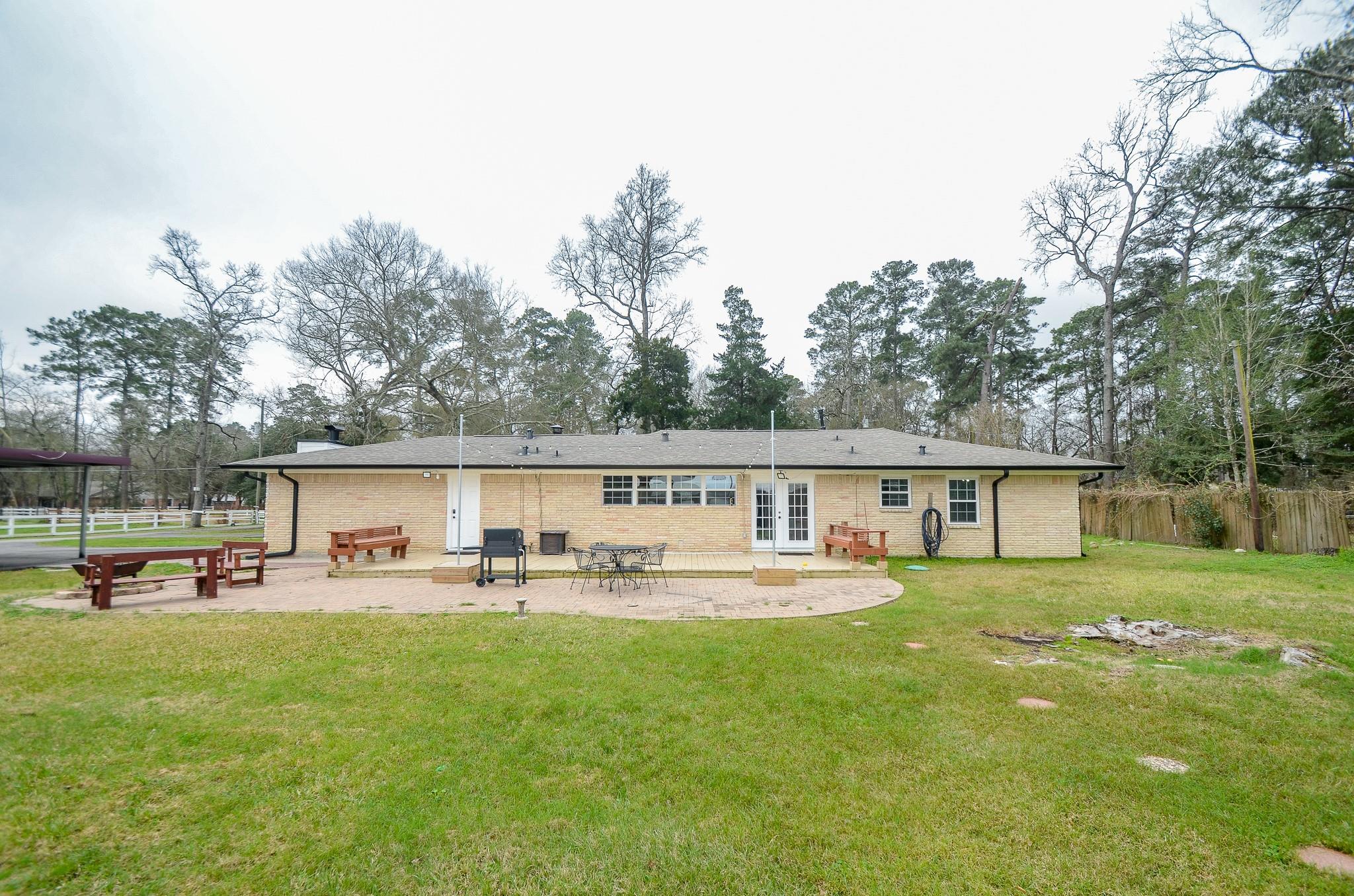 8810 Dogwood Dr Drive