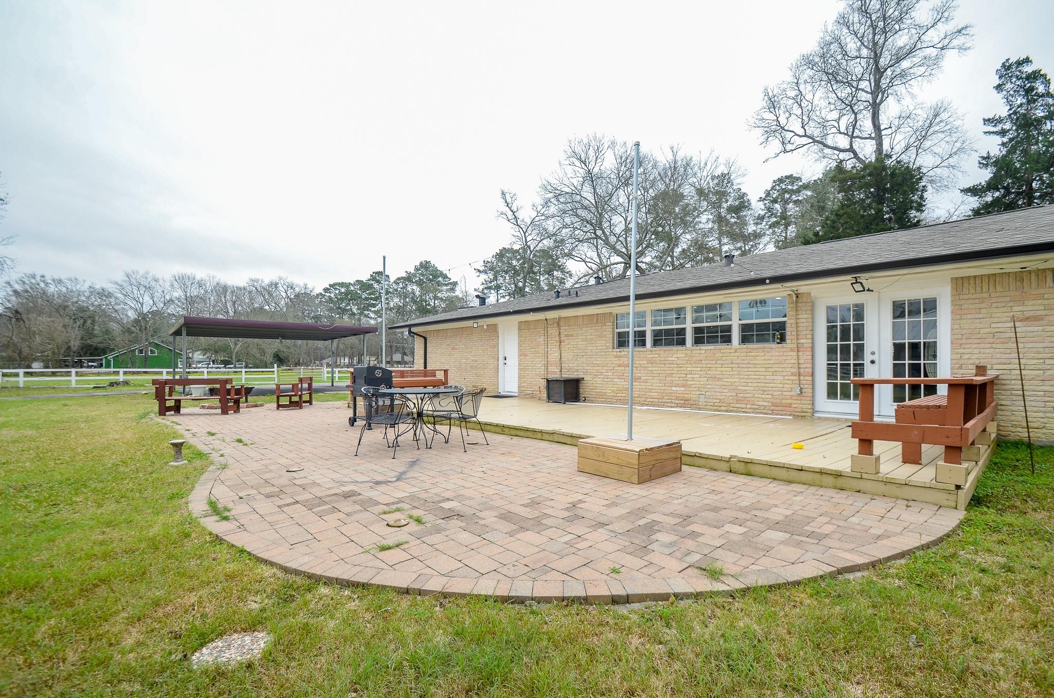 8810 Dogwood Dr Drive