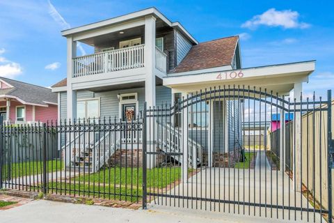 Photo of 4106 Winnie St Street #B, Galveston, TX 77550 (MLS # 59544210)