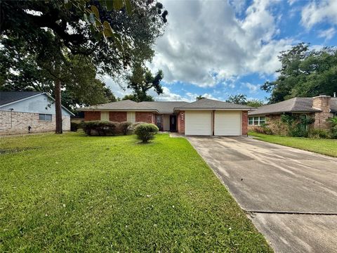 Photo of 217 Banyan Drive, Lake Jackson, TX 77566 (MLS # 64845881)