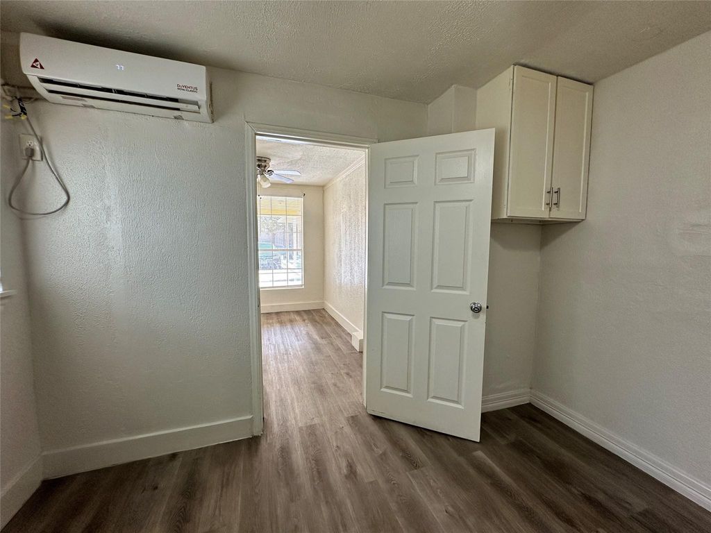 Photo of 6905 Palestine Street, Houston, TX 77020 (MLS # 27084738)