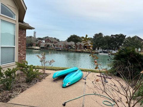 Photo of 402 Bay Bridge Drive, Sugar Land, TX 77478 (MLS # 82872333)