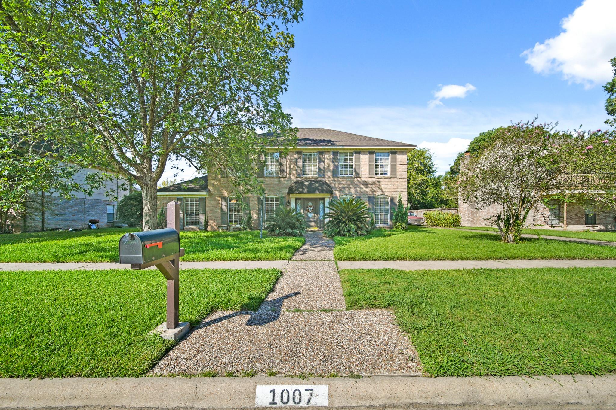 1007 Woodbank Drive