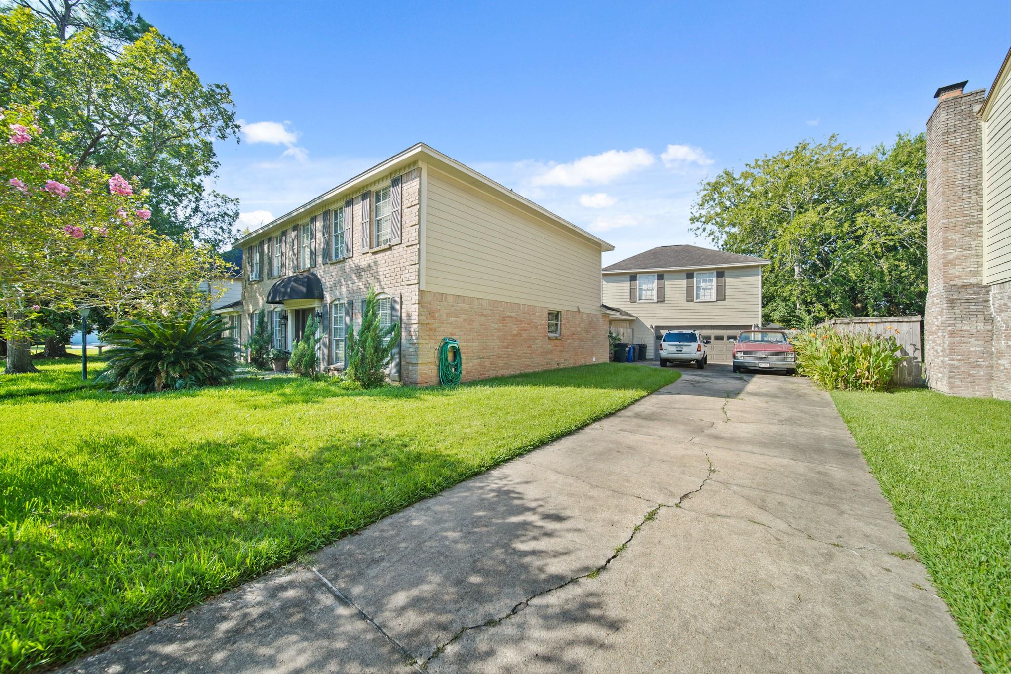 1007 Woodbank Drive