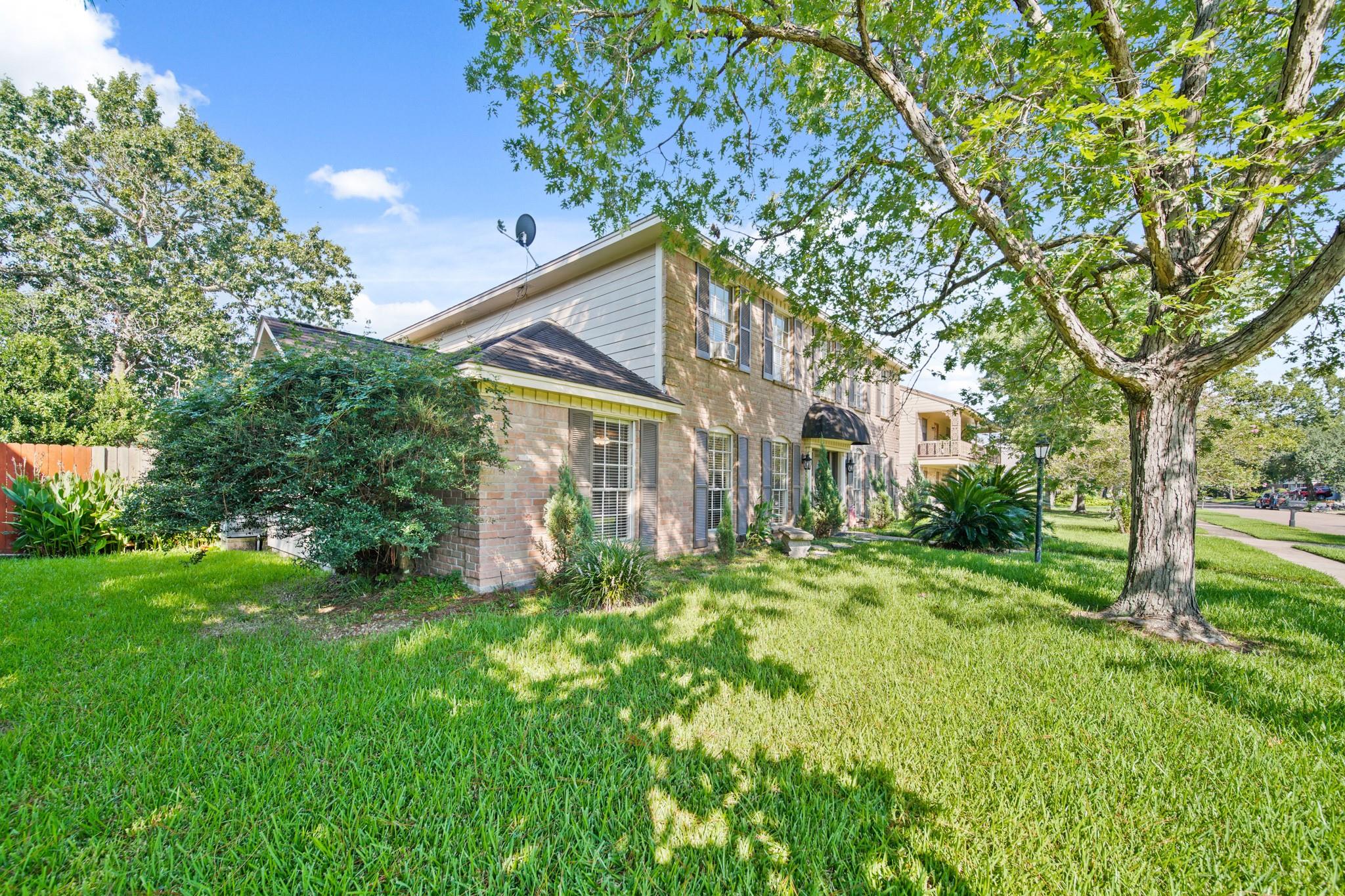 1007 Woodbank Drive