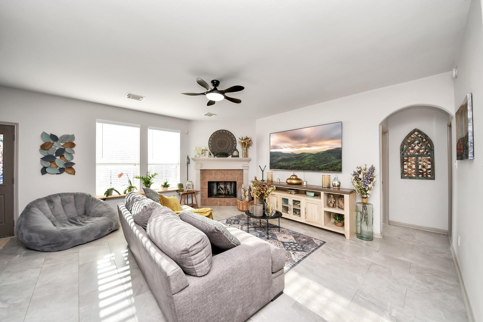 5906 Coyote Echo Drive
