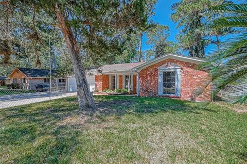 Photo of 211 Loon River Drive, Houston, TX 77336 (MLS # 59070231)