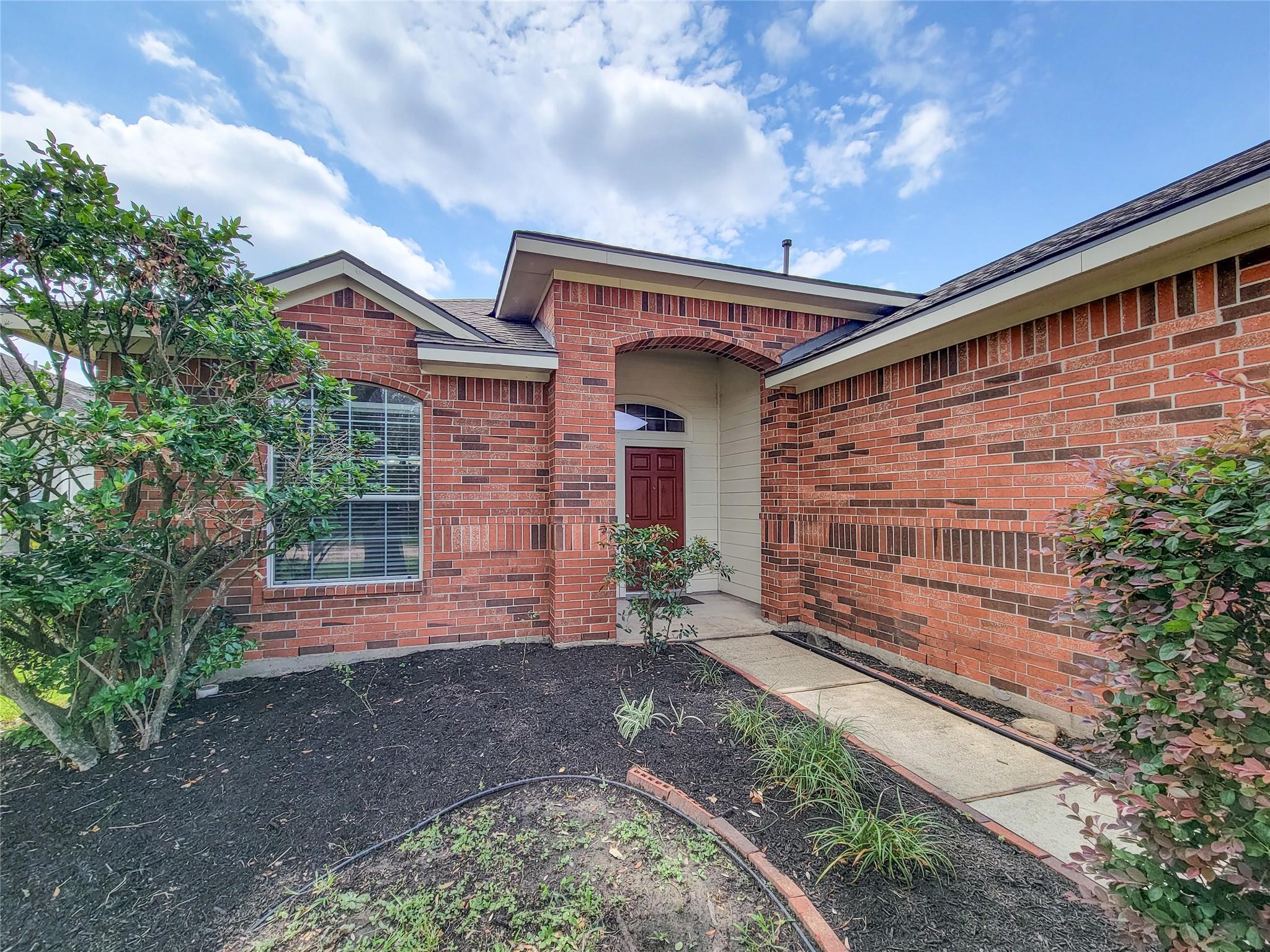 20131 Enchanted Rose Lane