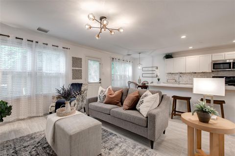 Photo of 35 N Walden Elms Circle, The Woodlands, TX 77382 (MLS # 22078754)