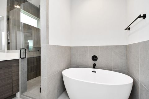 Tiny photo for 313 Charlock Street, Houston, TX 77022 (MLS # 55835512)