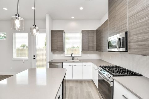 Tiny photo for 313 Charlock Street, Houston, TX 77022 (MLS # 55835512)