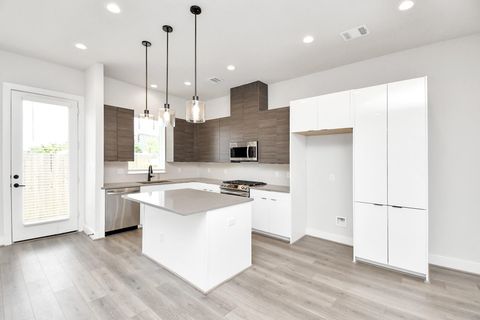 Tiny photo for 313 Charlock Street, Houston, TX 77022 (MLS # 55835512)