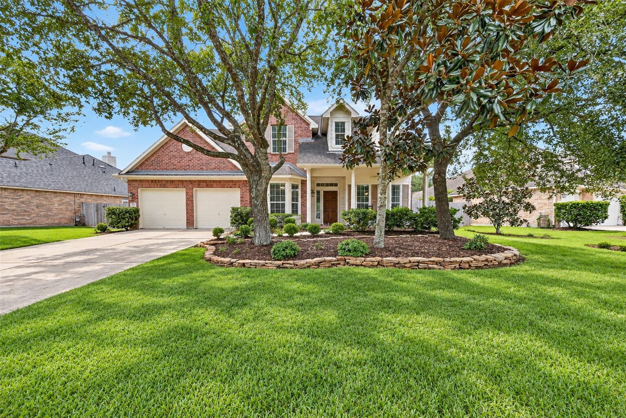 127 N Hawthorne Hollow Circle