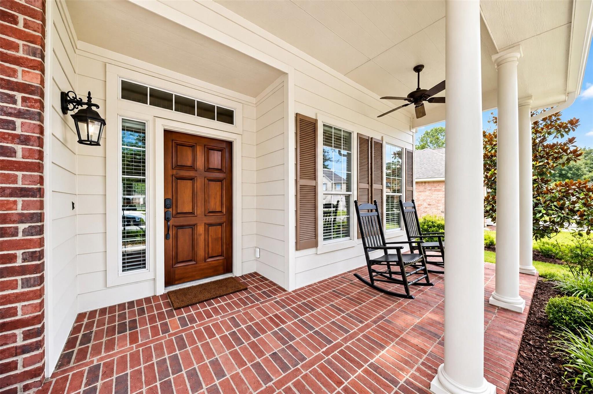 127 N Hawthorne Hollow Circle